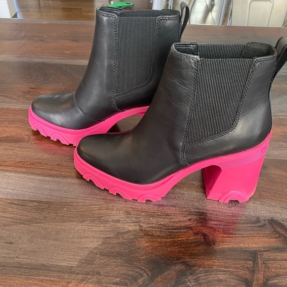 Sorel Brex Waterproof boot size 7.5 - Picture 5 of 8